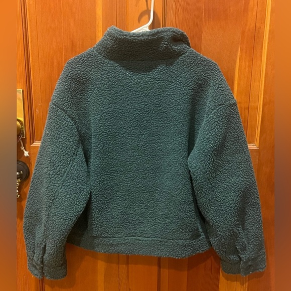 American Eagle Cropped Sherpa Shacket Oversized - Picture 9 of 16